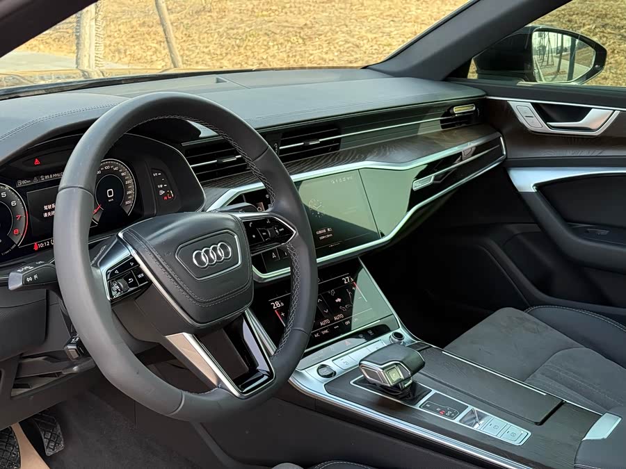 Audi A6L Facelift 40 TFSI Luxury Sport