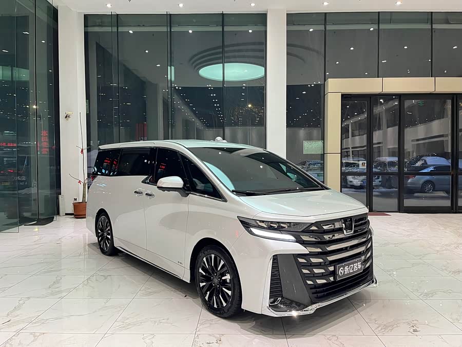 Toyota Vellfire Crown
