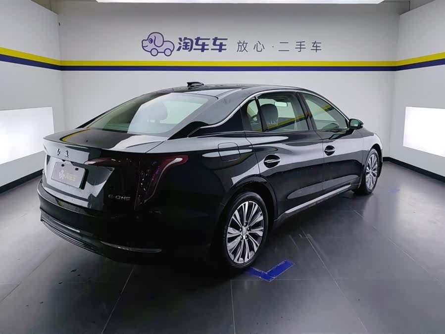 Hongqi E-QM5 431 km Charging Enjoy Edition