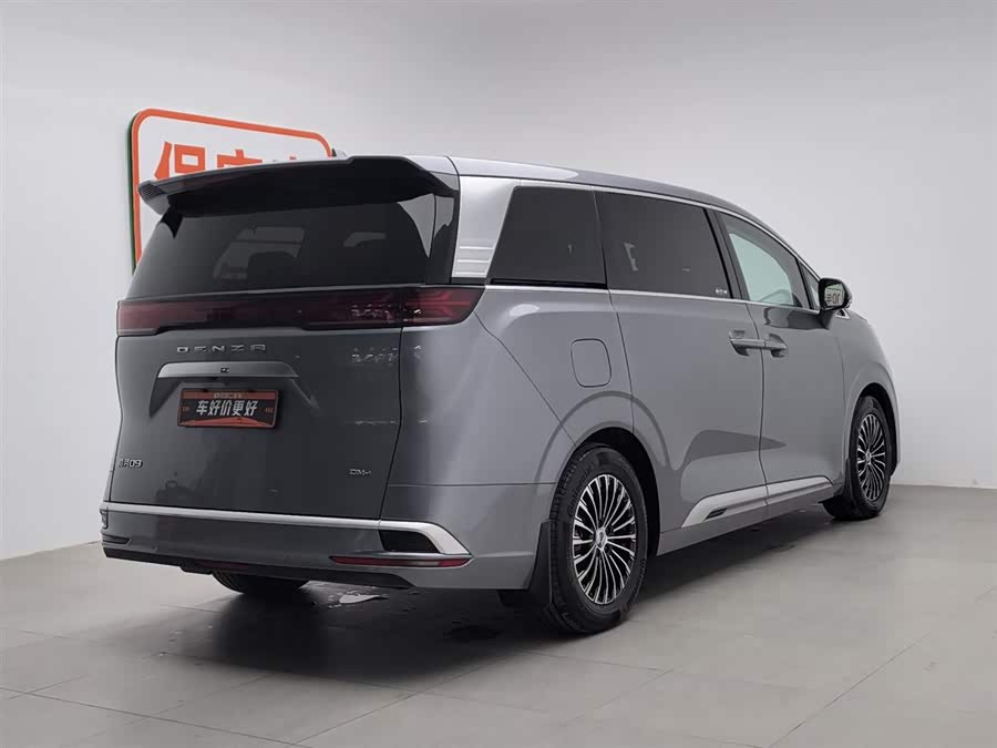 Denza D9 DM-i 1050 Zunxiang