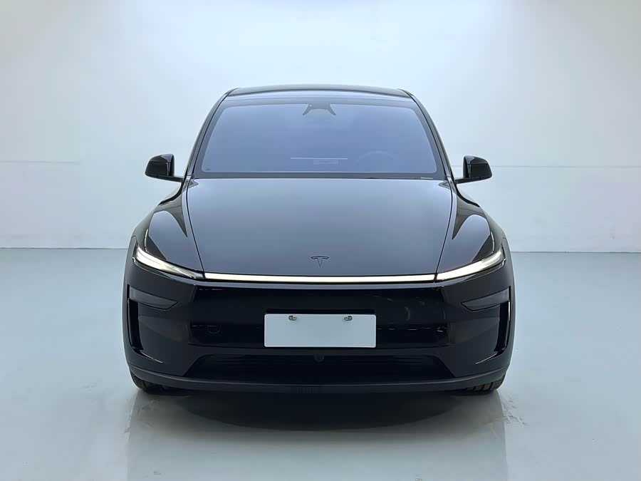Tesla Model Y L Long Range
