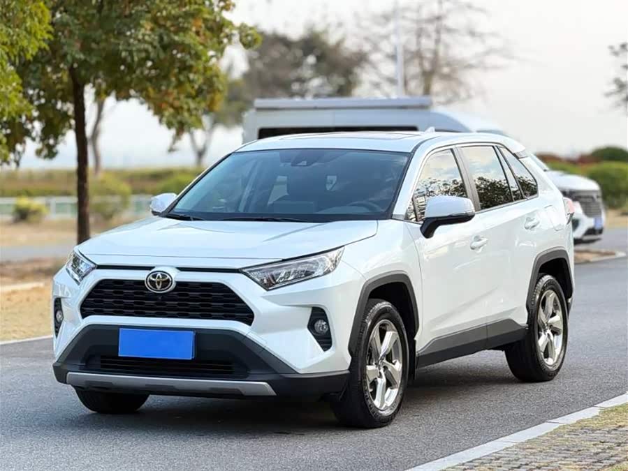 Toyota RAV4 Rongfang 2.0