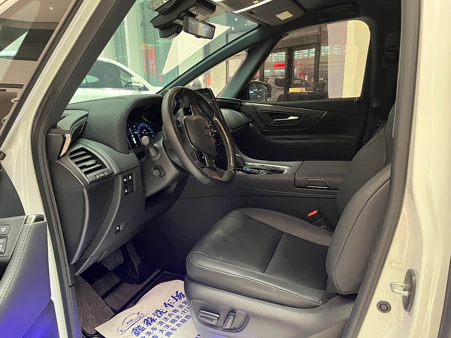 Toyota Vellfire Crown