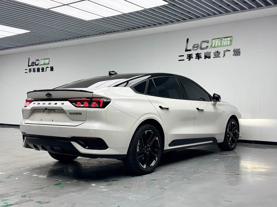 Ford Mondeo EcoBoost 245 ST-Line