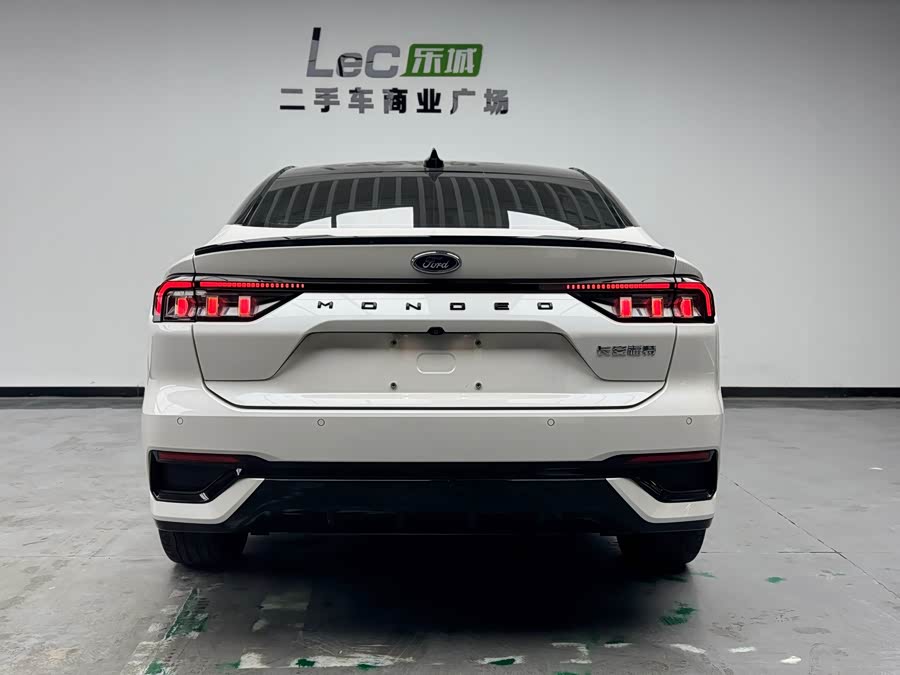 Ford Mondeo EcoBoost 245 ST-Line