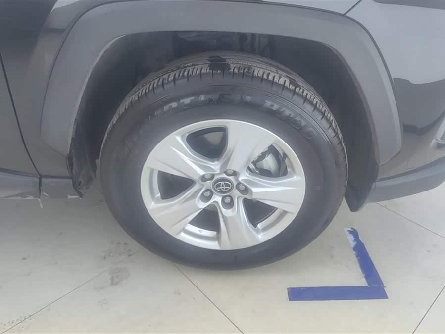 Toyota RAV4 Rongfang 2.0