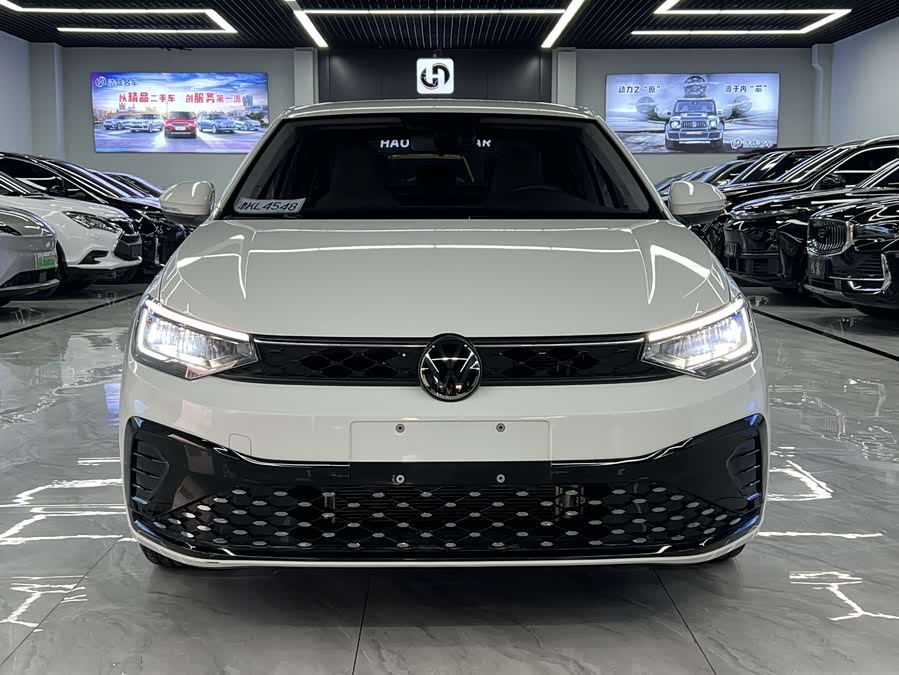 Volkswagen Lavida New Sharp 1.5 Outstanding New Yi