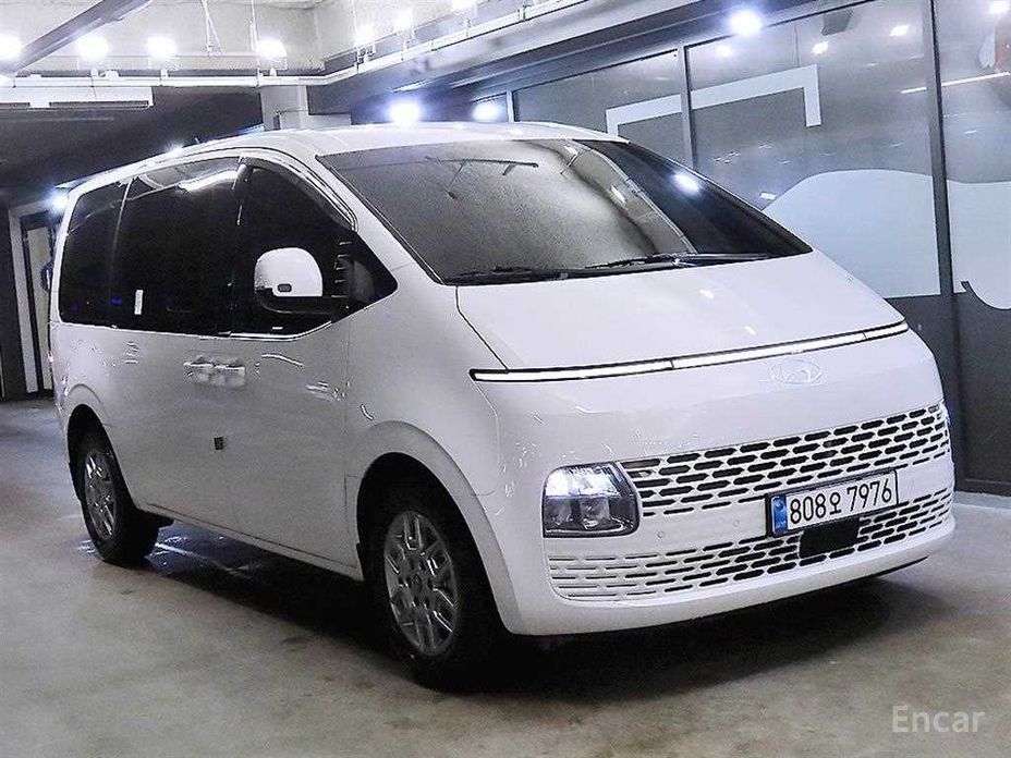 Hyundai Staria 2025