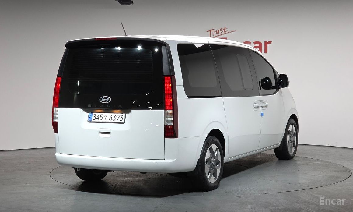 Hyundai Staria 2025