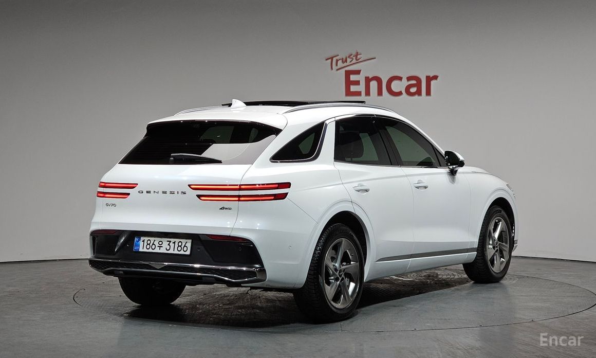 Genesis GV70 2025