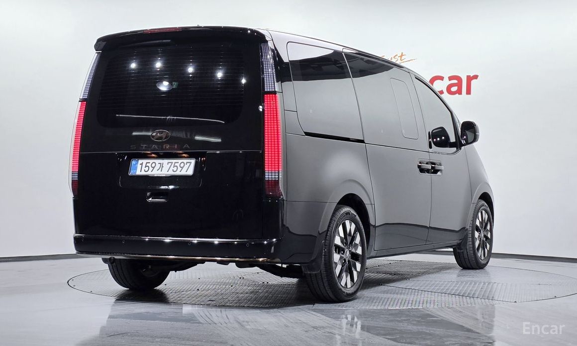 Hyundai Staria 2025