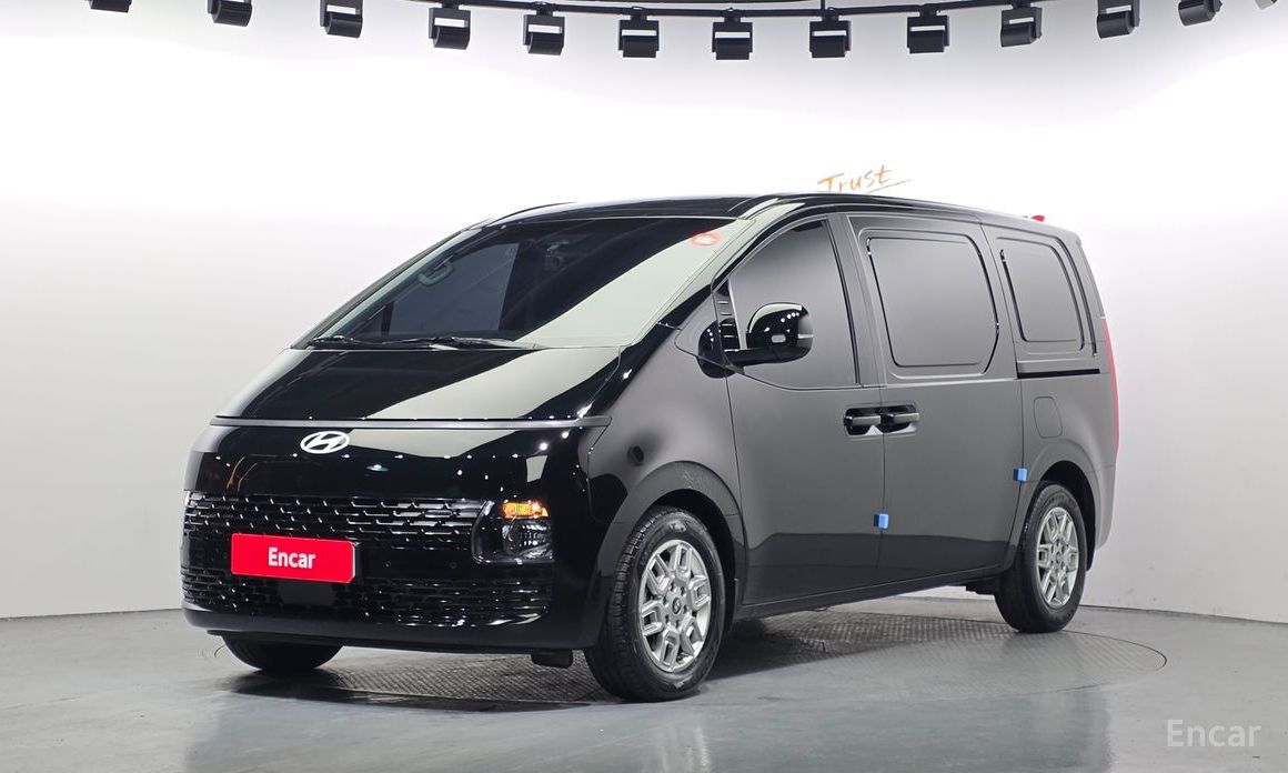 Hyundai Staria 2025