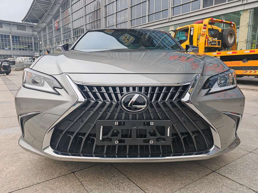 Lexus ES 200 Excellence Edition