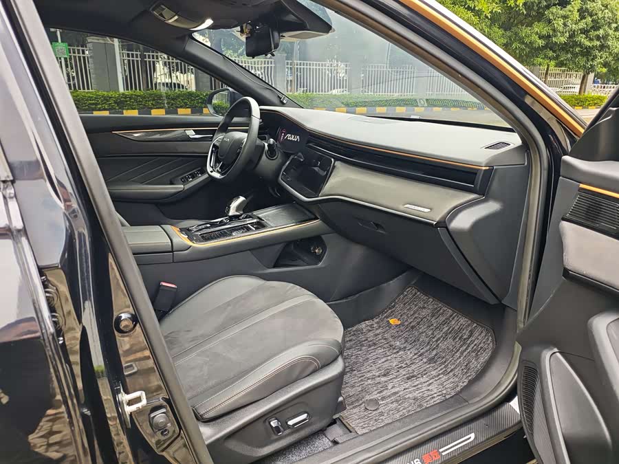 Dongfeng Aeolus Yixuan MAX