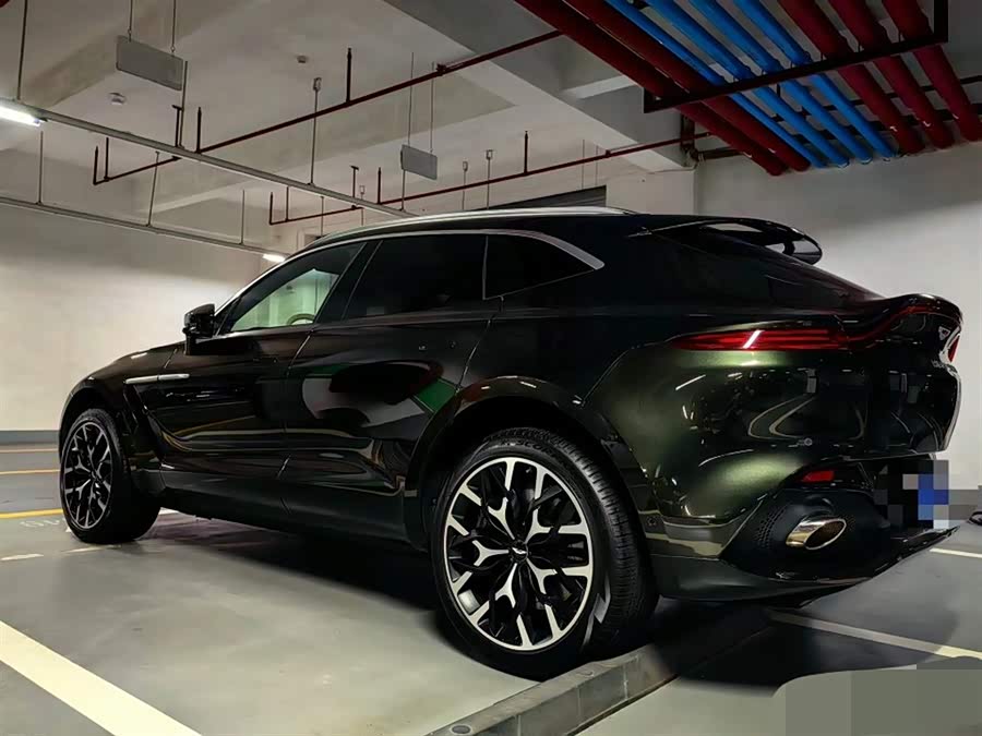 Aston Martin DBX