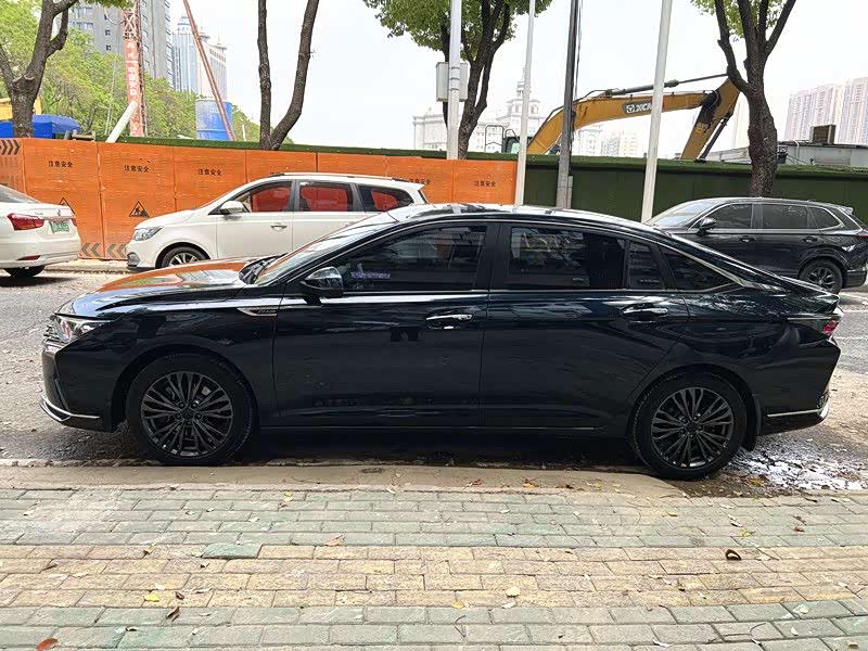 Dongfeng Aeolus Yixuan MAX