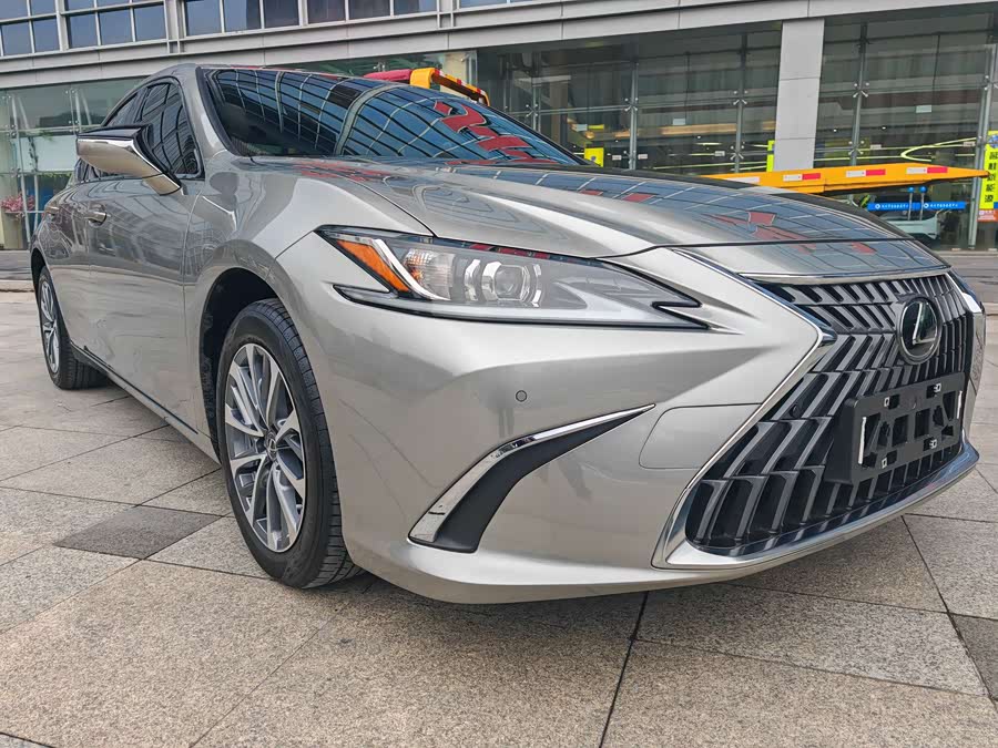 Lexus ES 200 Excellence Edition