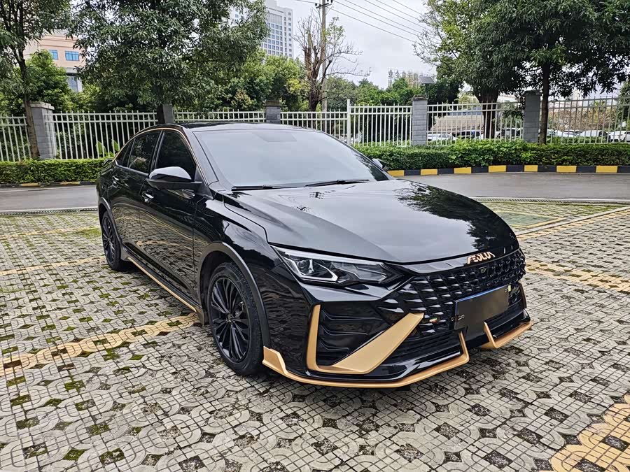 Dongfeng Aeolus Yixuan MAX