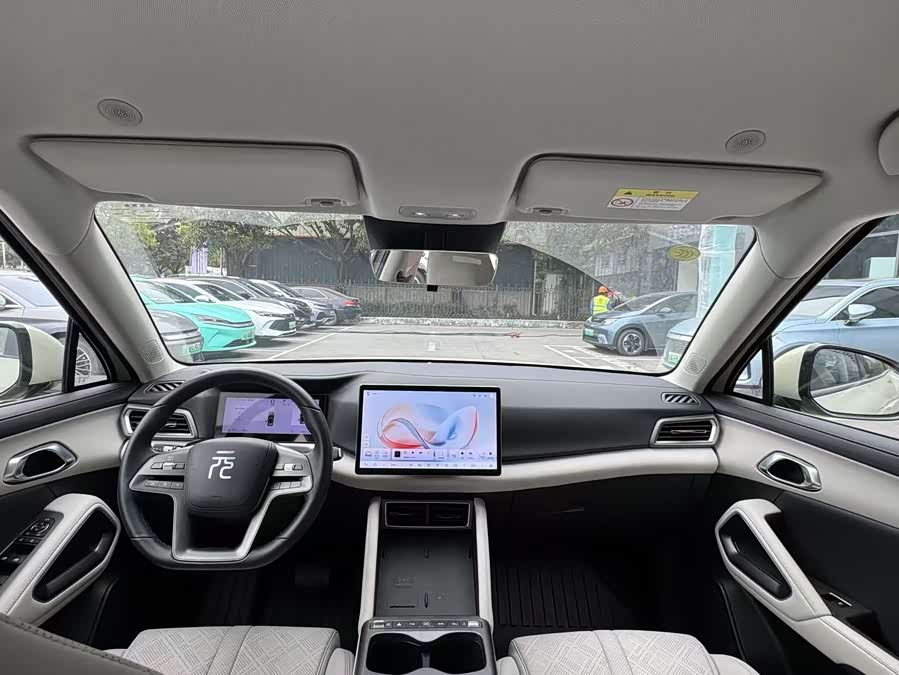 BYD Yuan UP Smart Driving 401 km Leading