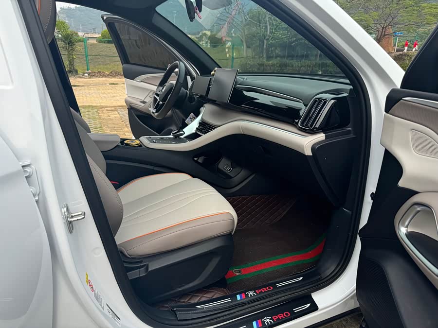 BYD Song Pro DM-i Glory Edition 71 km Navigator