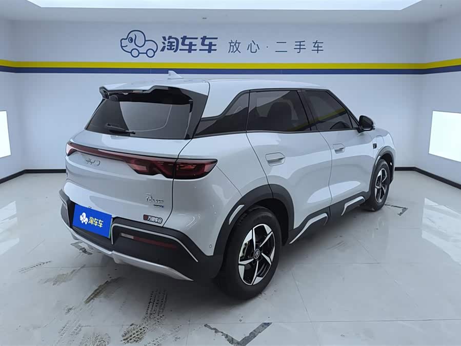 BYD Yuan UP Smart Driving 401 km Leading