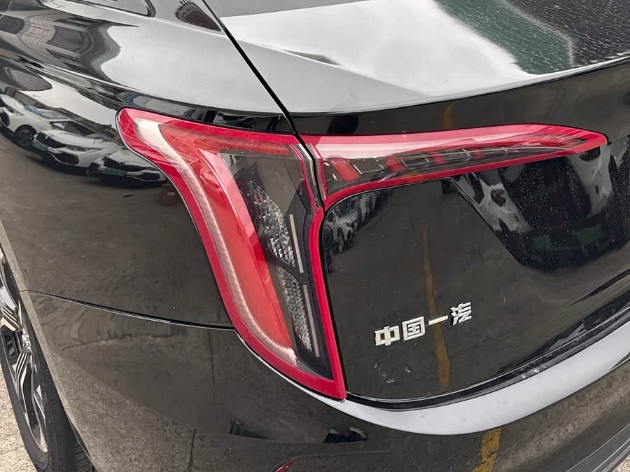 Hongqi E-QM5 Charging T3 Edition 4-seater