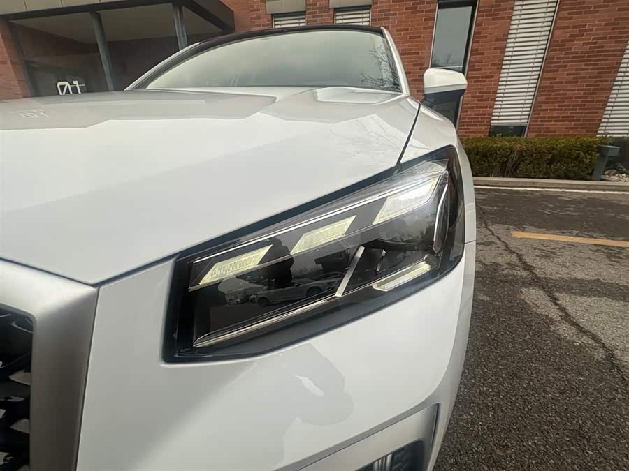 Audi Q2L 35TFSI Progressive Elegance