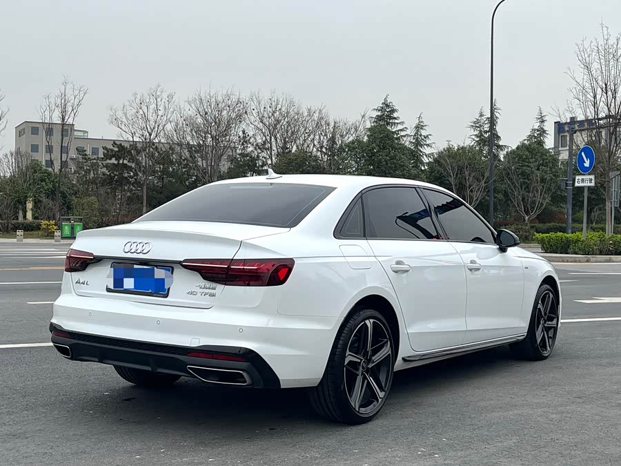 Audi A4L 40 TFSI Luxury Sport