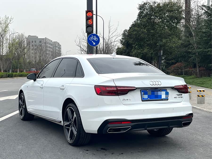 Audi A4L 40 TFSI Luxury Sport