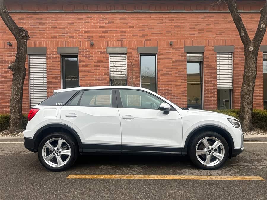 Audi Q2L 35TFSI Progressive Elegance