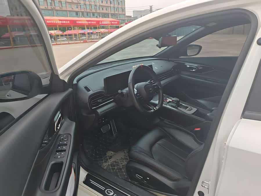 Trumpchi Emkoo(?) Yingbao