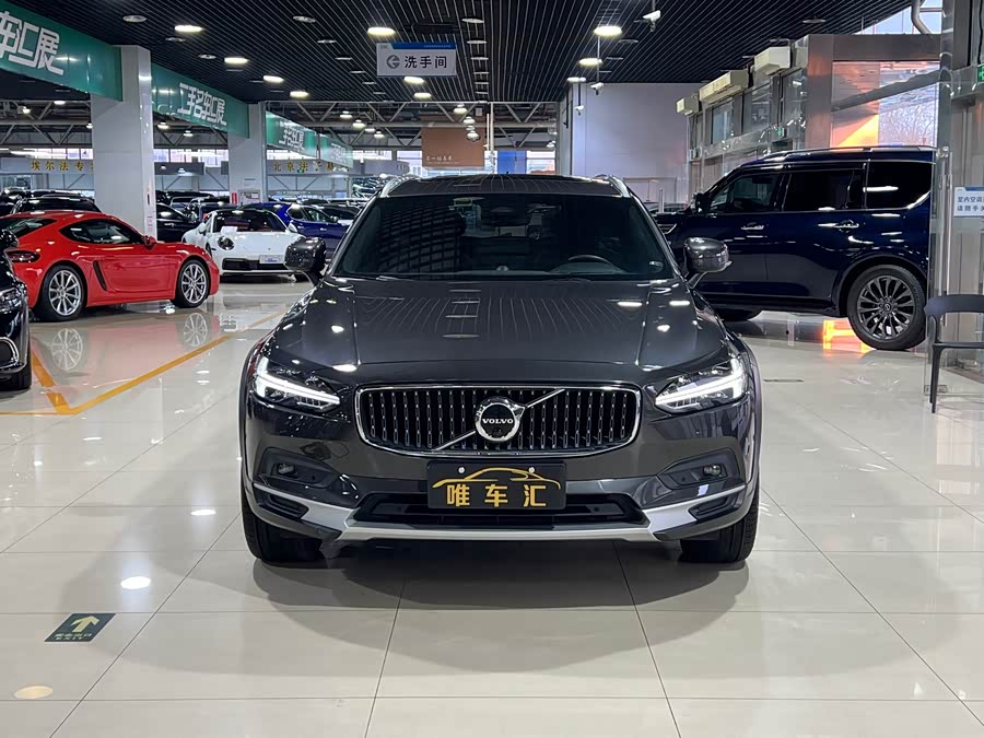 Volvo V90 Cross Country B5