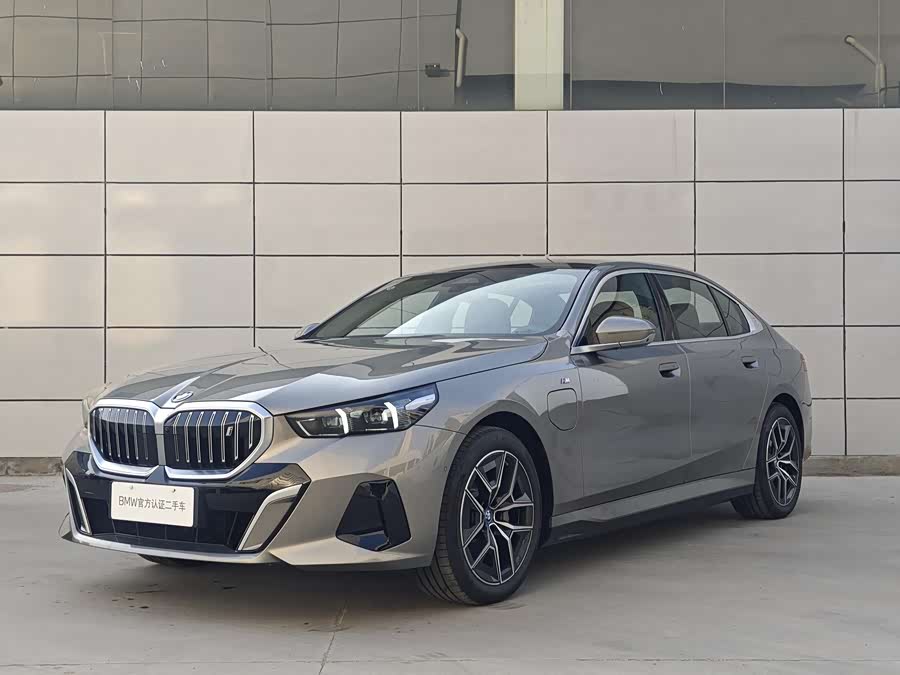 BMW i5 eDrive 35L Premium M Sport Package