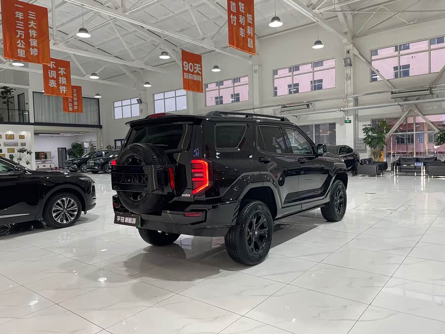 Tank 400 Hi4-T Off-Road