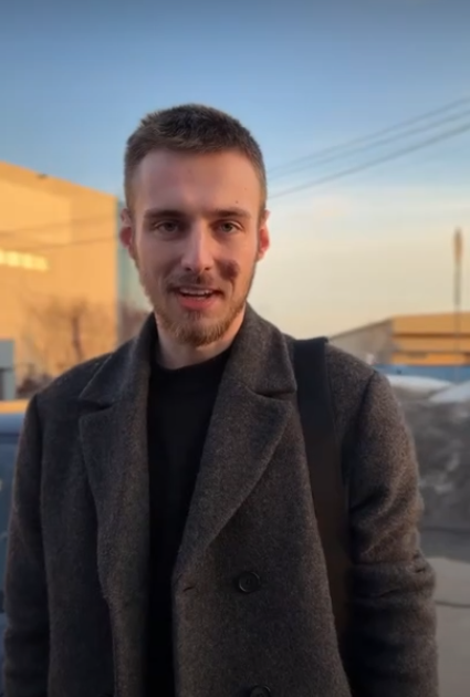 Кирилл: Спасибо Netcars за доставленный автомобиль. Заказал автомобиль BMW 320i из Китая. Доехала полностью цельная. В работе ежедневно, ежесуточно, 24/7 помогали и были на связи.  Были сомнения по поводу выбора компании, но определиться с выбором помог визит в офис компании Netcars, где все подробно объяснили о всех процессах и этапах доставки автомобиля. Смело могу рекомендовать компанию Netcars. Машина была доставлена в срок. Сделка оказалось безопасной. Обязательно вернемся за следующим автомобилем для супруги.