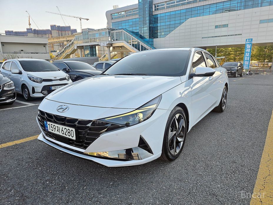 Hyundai AVANTE 2021