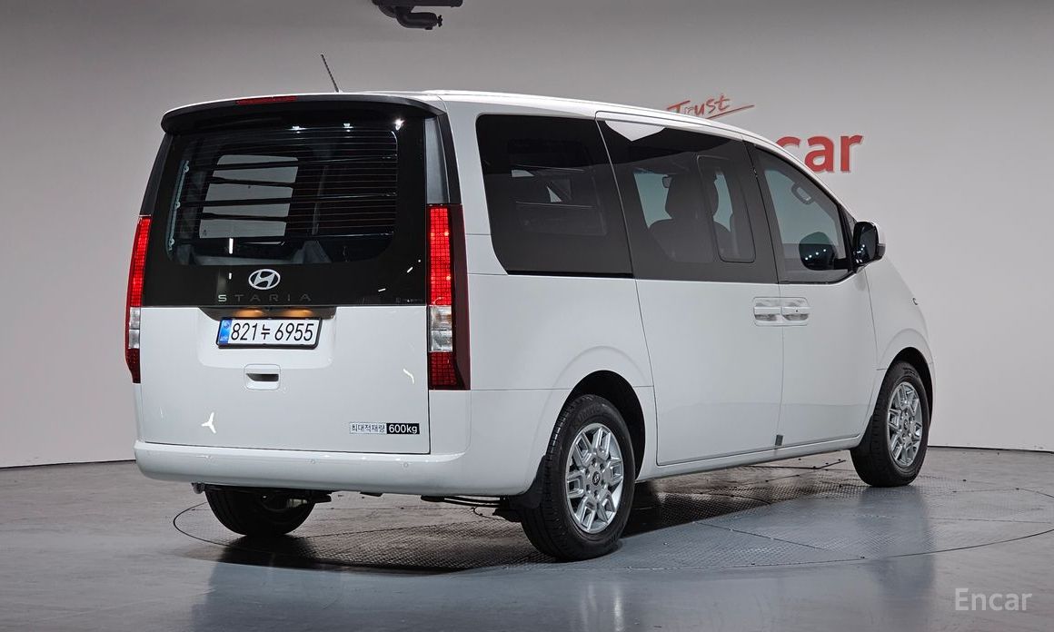 Hyundai Staria 2025