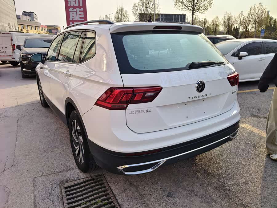 Volkswagen Tiguan L