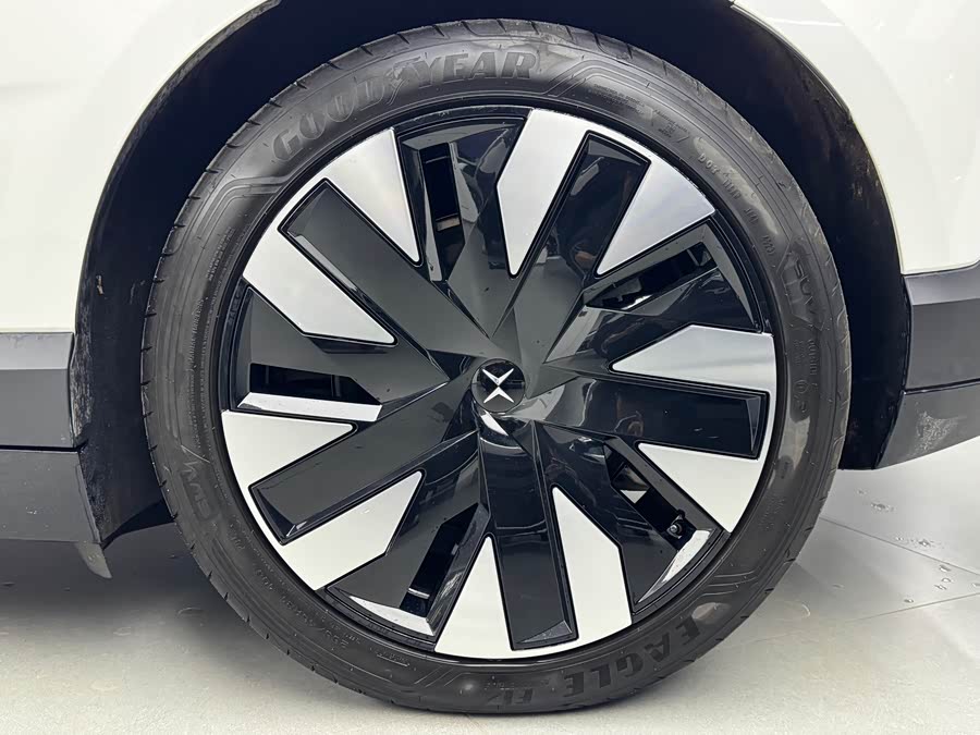 Polestar 4 Single Motor Standard Range PLUS