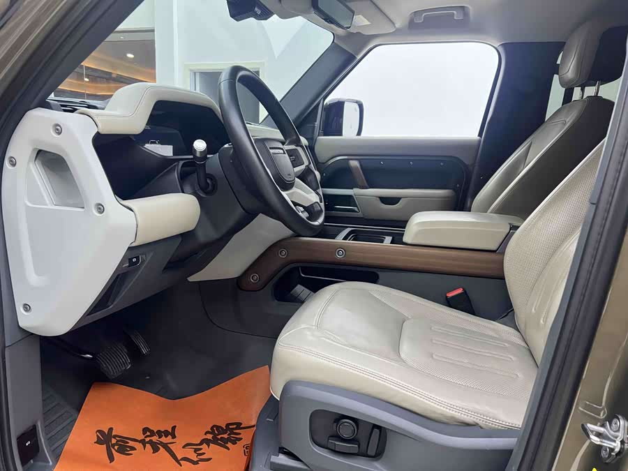 Land Rover Defender 110 P400 Dark Special Edition