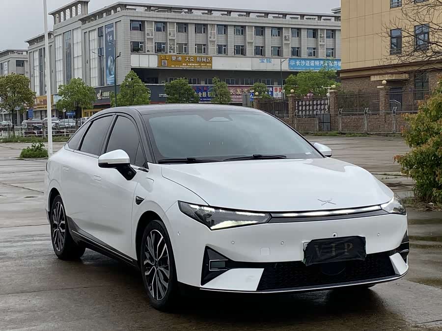 XPeng P5