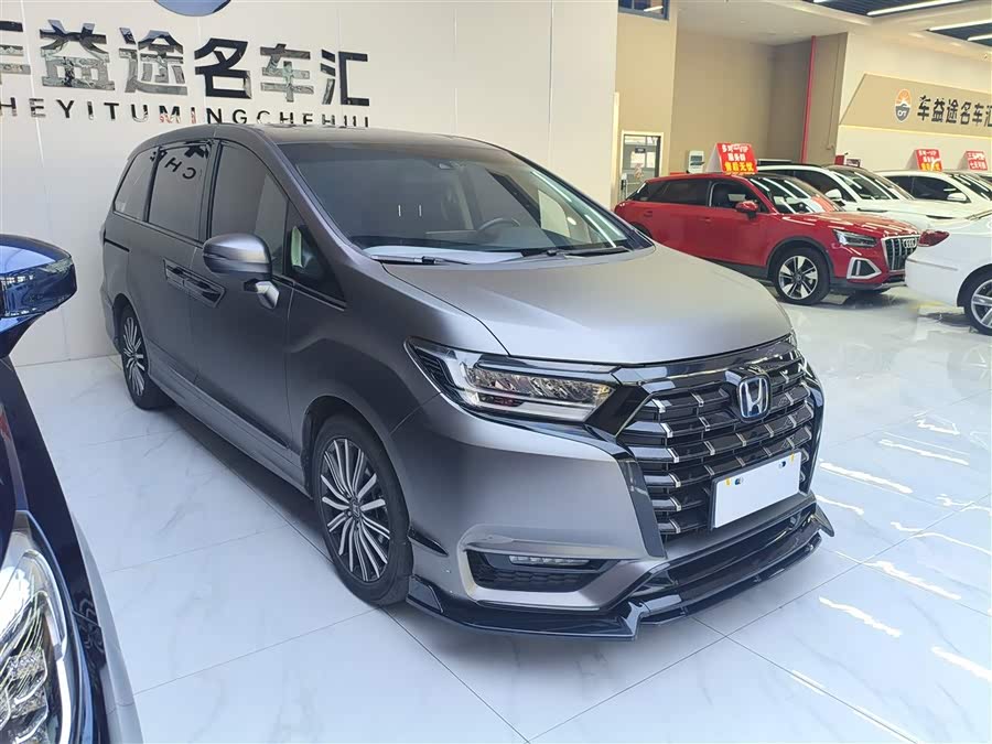 Honda Elysion 2.0 e:HEV Luxury