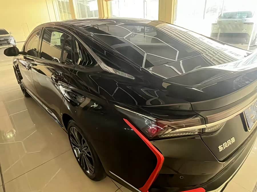 Dongfeng Aeolus Yixuan MAX