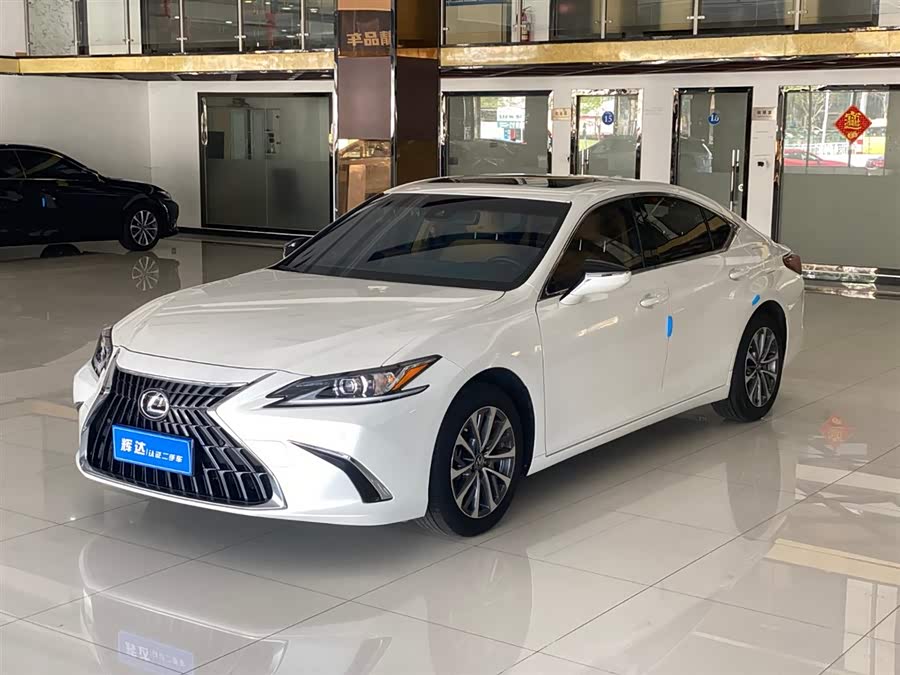 Lexus ES 200 Excellence Edition