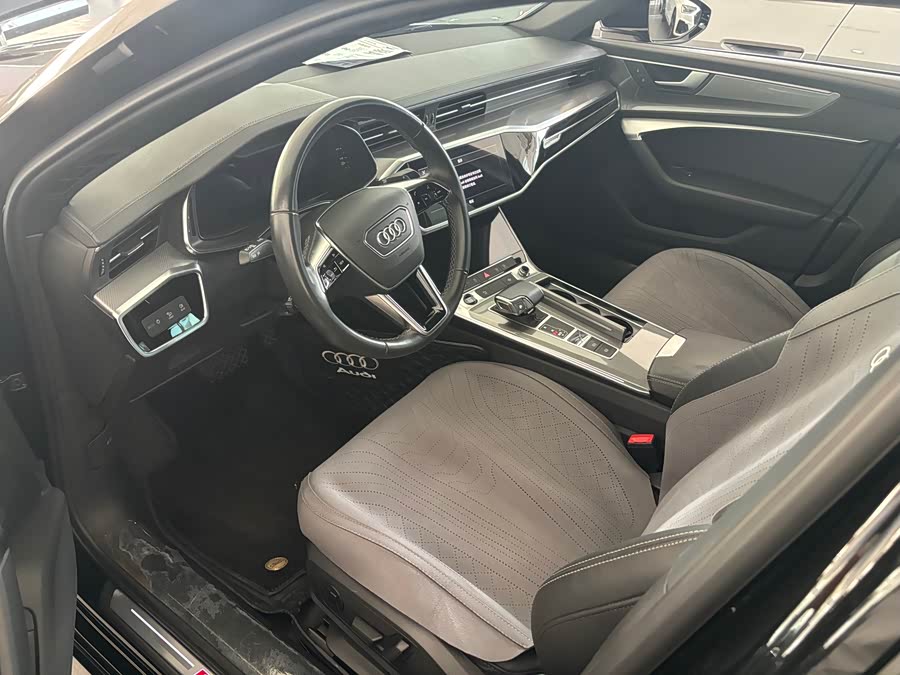 Audi A6L 40 TFSI Luxury Dynamic