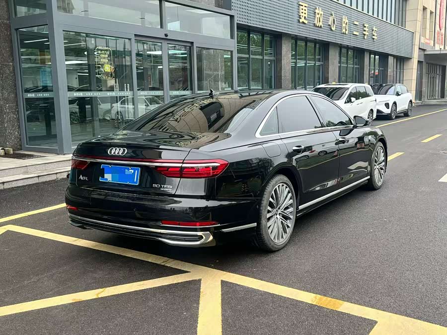 Audi A8L 50 TFSI quattro Zhenxuan