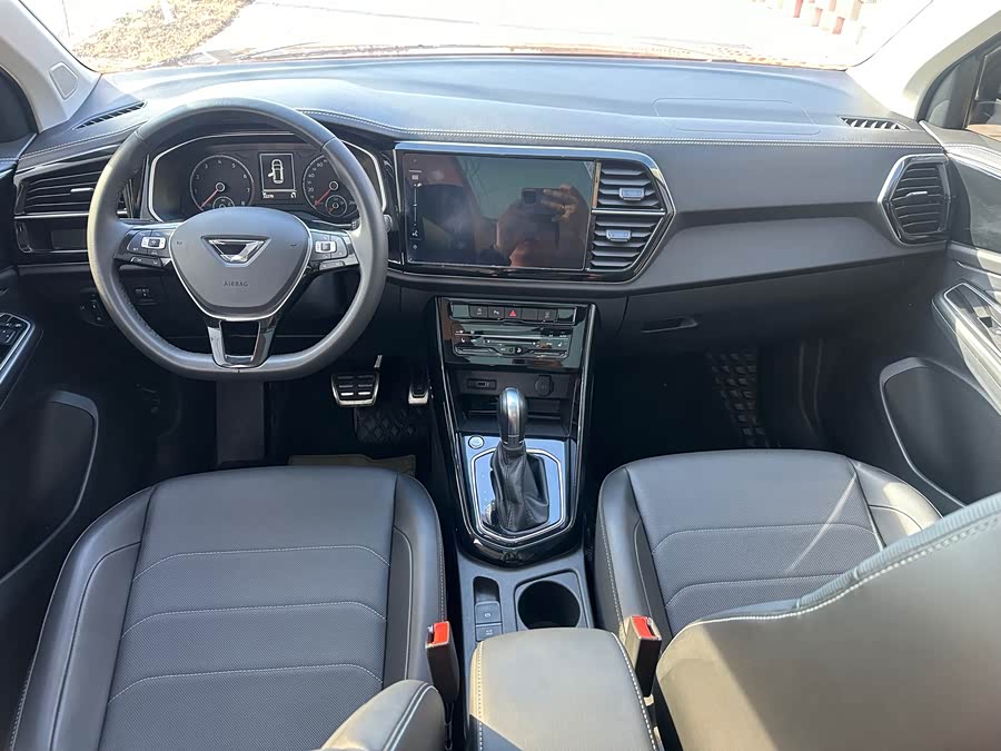 Jetta VS7 Black Edge Edition