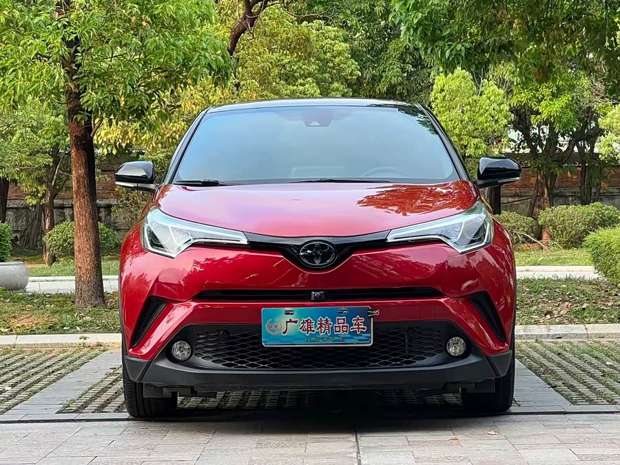Toyota C-HR 2.0 Leading