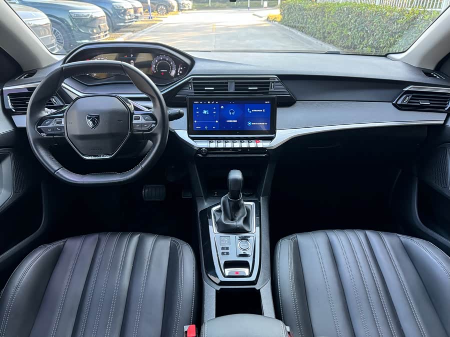 Peugeot 408