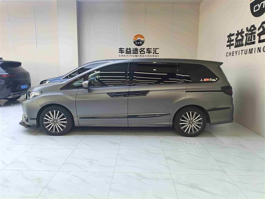 Honda Elysion 2.0 e:HEV Luxury